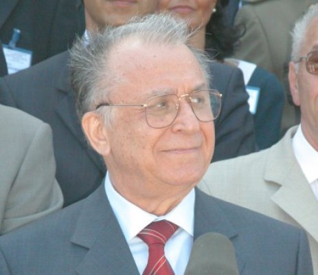 Iliescu către un revoluţionar: Ca să te sinucizi, nu trebuie să ceri aprobare nimănui
